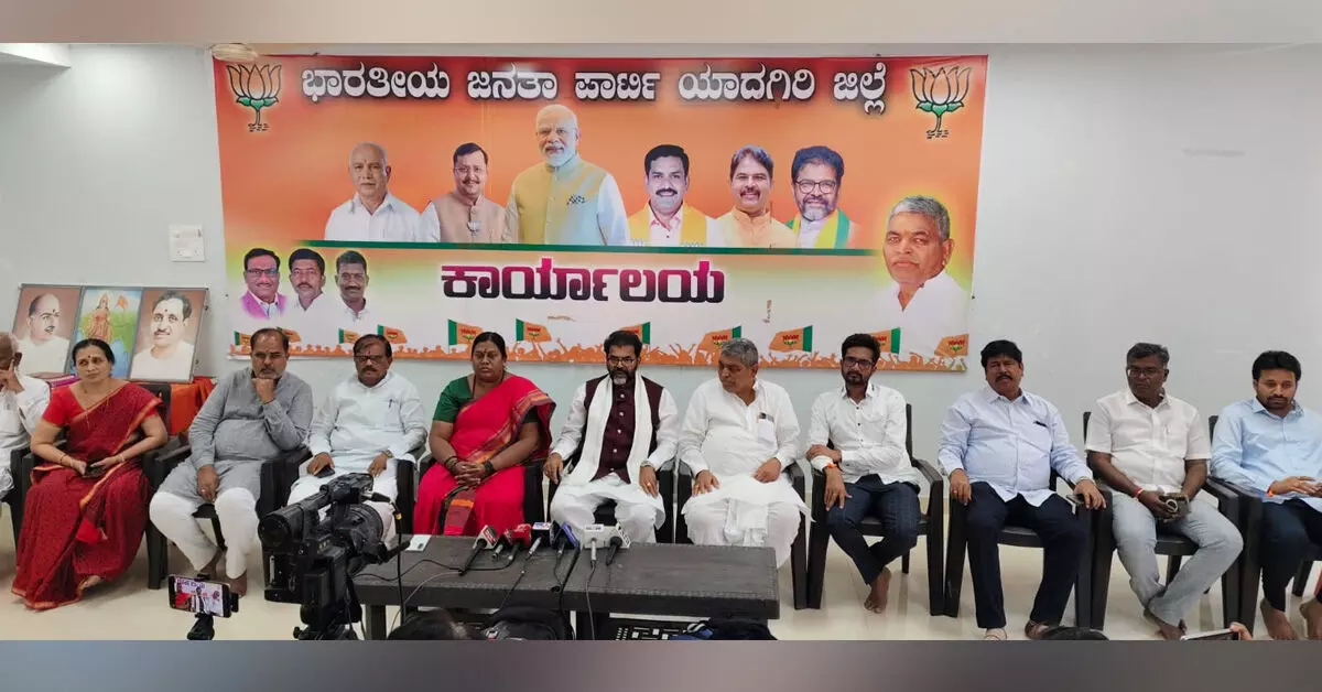 ಸ್ಟಿಂಗ್ ಆಪರೇಷನ್ಗಳ ಸತ್ಯಾಸತ್ಯತೆ ಬಹಿರಂಗಕ್ಕೆ ಸಿಬಿಐ ತನಿಖೆಯಾಗಲಿ : ಛಲವಾದಿ ನಾರಾಯಣಸ್ವಾಮಿ ಸ್ಟಿಂಗ್ ಆಪರೇಷನ್ಗಳ ಸತ್ಯಾಸತ್ಯತೆ ಬಹಿರಂಗಕ್ಕೆ ಸಿಬಿಐ ತನಿಖೆಯಾಗಲಿ : ಛಲವಾದಿ ನಾರಾಯಣಸ್ವಾಮಿ