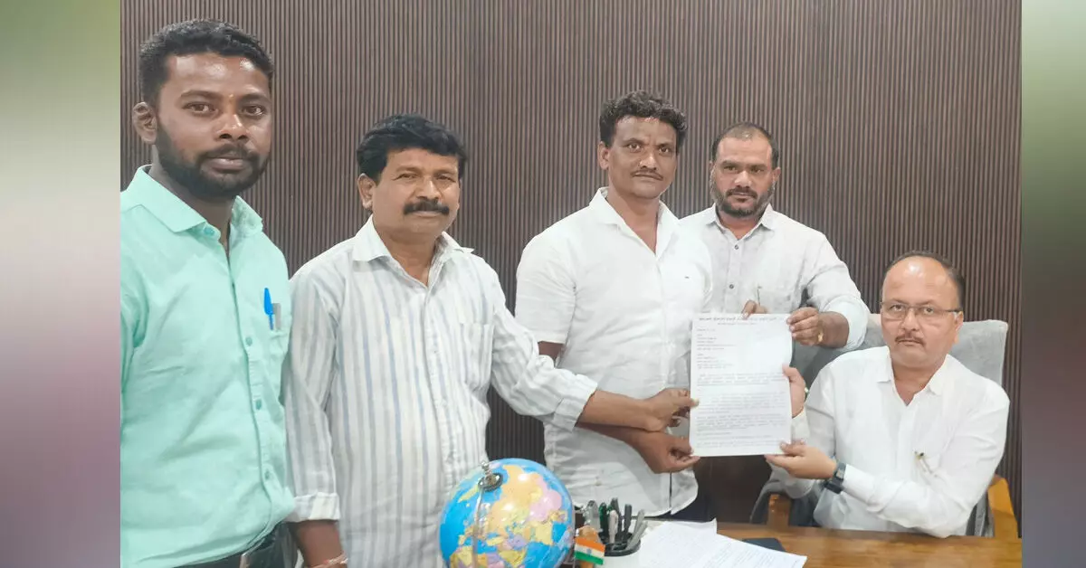 Bhalki | ಸರ್ಕಾರಿ ಕಚೇರಿ, ಶಾಲಾ-ಕಾಲೇಜುಗಳಲ್ಲಿ ವಾಲ್ಮೀಕಿ ಜಯಂತಿ ಆಚರಣೆಗೆ ಆಗ್ರಹ Bhalki | ಸರ್ಕಾರಿ ಕಚೇರಿ, ಶಾಲಾ-ಕಾಲೇಜುಗಳಲ್ಲಿ ವಾಲ್ಮೀಕಿ ಜಯಂತಿ ಆಚರಣೆಗೆ ಆಗ್ರಹ