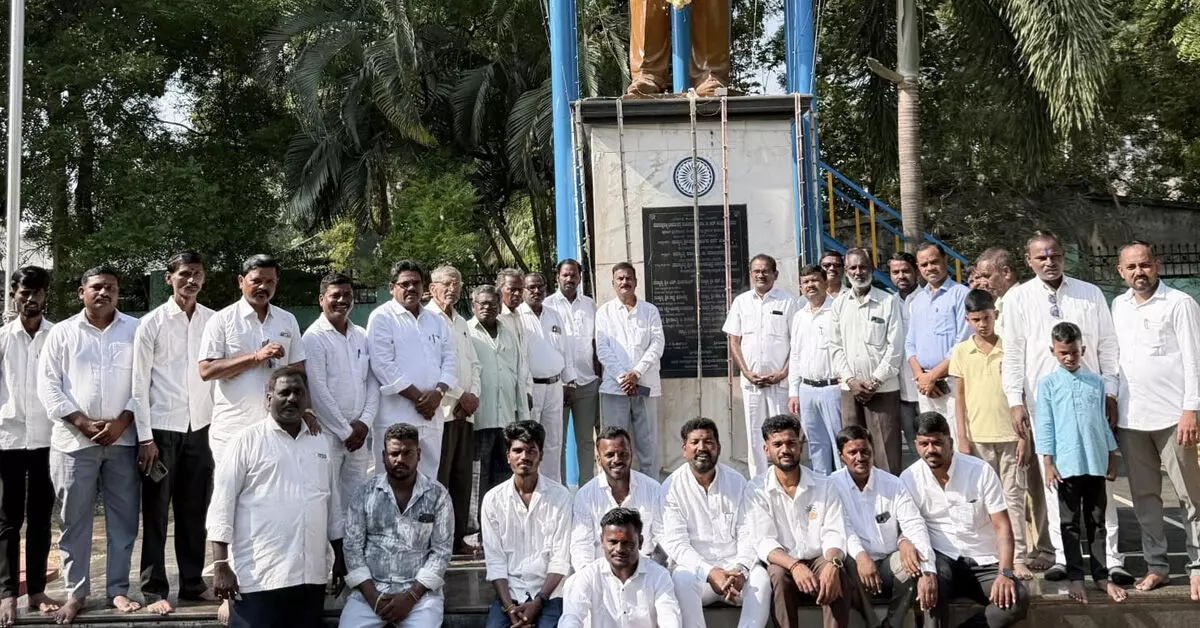 Yadgiri | ಸಮಾನತೆಯ ಸಮಾಜ ನಿರ್ಮಾಣಕ್ಕೆ ಅಂಬೇಡ್ಕರ್ ಅವರ ಧಮ್ಮ ಚಿಂತನೆಗಳು ದಾರಿದೀಪ: ಮರೆಪ್ಪ ಚಟ್ಟೇರಕರ್ Yadgiri | ಸಮಾನತೆಯ ಸಮಾಜ ನಿರ್ಮಾಣಕ್ಕೆ ಅಂಬೇಡ್ಕರ್ ಅವರ ಧಮ್ಮ ಚಿಂತನೆಗಳು ದಾರಿದೀಪ: ಮರೆಪ್ಪ ಚಟ್ಟೇರಕರ್