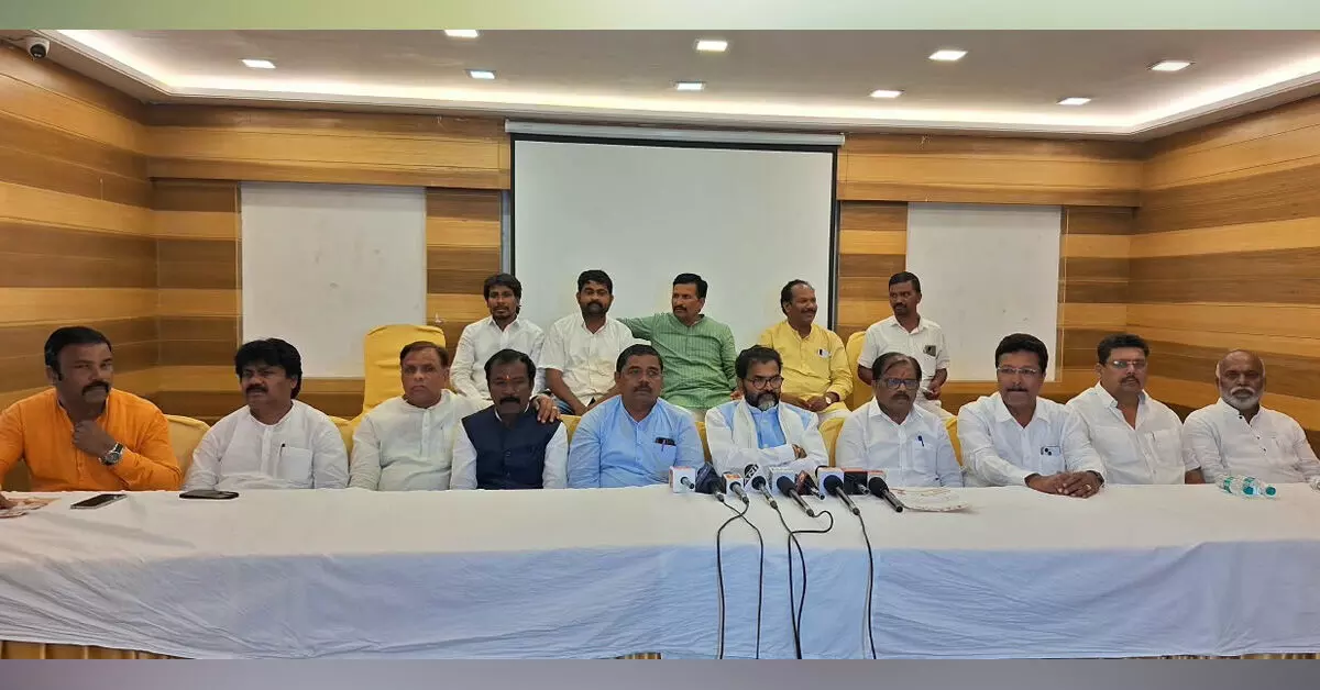 ಕಾಂಗ್ರೆಸ್ ಸ್ಟಿಂಗ್ ಆಪರೇಷನ್ಗಳನ್ನು ರಾಜಕೀಯ ಉದ್ದೇಶಗಳಿಗೆ ಬಳಸಿಕೊಳ್ಳುತ್ತಿದೆ : ಛಲವಾದಿ ನಾರಾಯಣಸ್ವಾಮಿ ಆರೋಪ ಕಾಂಗ್ರೆಸ್ ಸ್ಟಿಂಗ್ ಆಪರೇಷನ್ಗಳನ್ನು ರಾಜಕೀಯ ಉದ್ದೇಶಗಳಿಗೆ ಬಳಸಿಕೊಳ್ಳುತ್ತಿದೆ : ಛಲವಾದಿ ನಾರಾಯಣಸ್ವಾಮಿ ಆರೋಪ