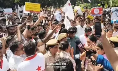 ಜಂತರ್ ಮಂತರ್ ನತ್ತ ಪ್ರತಿಭಟನಾ ಮೆರವಣಿಗೆ ನಡೆಸಲು SFI, DYFI ಕಾರ್ಯಕರ್ತರ ಯತ್ನ; ಹಲವರು ವಶಕ್ಕೆ
