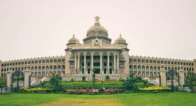ಹದಿನೈದನೇ ವಿಧಾನಸಭೆ ಅವಧಿ: 224 ಶಾಸಕರಿಗೆ 16.32 ಕೋಟಿ ರೂ. ರೈಲ್ವೆ, ವಿಮಾನ ಭತ್ಯೆ ಹದಿನೈದನೇ ವಿಧಾನಸಭೆ ಅವಧಿ: 224 ಶಾಸಕರಿಗೆ 16.32 ಕೋಟಿ ರೂ. ರೈಲ್ವೆ, ವಿಮಾನ ಭತ್ಯೆ