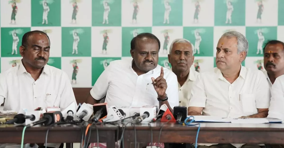 ಸಿದ್ದರಾಮಯ್ಯ ಪದಚ್ಯುತಿಗೆ ಡಿಕೆಶಿ, ರಾಕೇಶ್ ಶೆಟ್ಟಿ ಸ್ಟಿಂಗ್ ಸಂಚು : ಎಚ್.ಡಿ.ಕುಮಾರಸ್ವಾಮಿ ಗಂಭೀರ ಆರೋಪ ಸಿದ್ದರಾಮಯ್ಯ ಪದಚ್ಯುತಿಗೆ ಡಿಕೆಶಿ, ರಾಕೇಶ್ ಶೆಟ್ಟಿ ಸ್ಟಿಂಗ್ ಸಂಚು : ಎಚ್.ಡಿ.ಕುಮಾರಸ್ವಾಮಿ ಗಂಭೀರ ಆರೋಪ