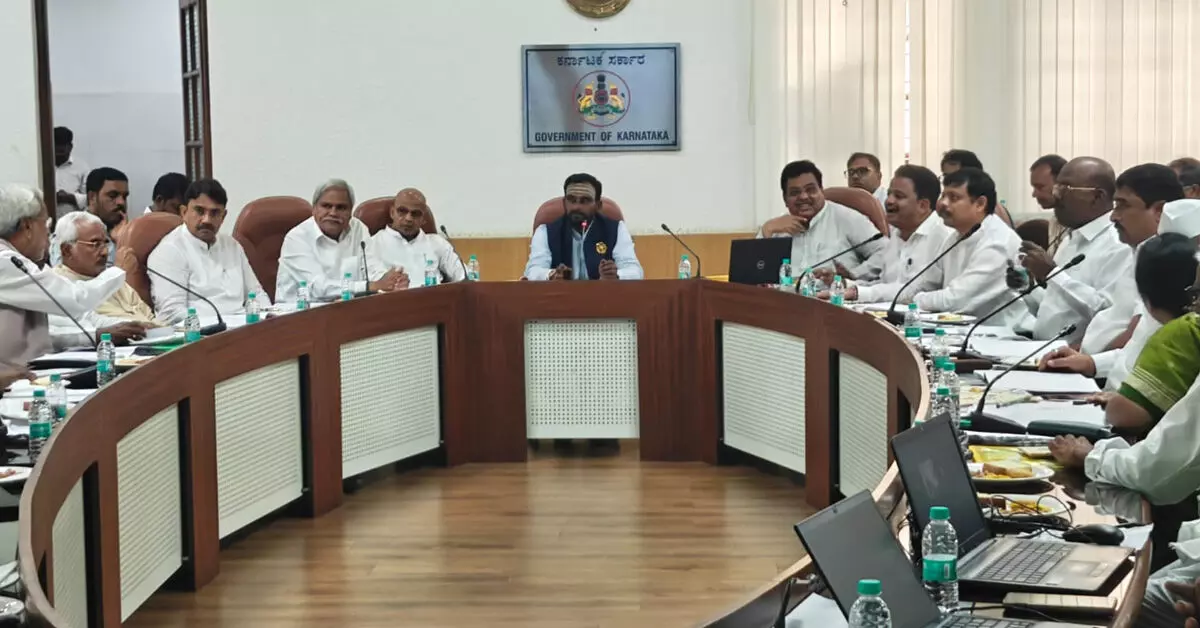 ಹುಣಸಗಿ | ನಾರಾಯಣಪುರ ಅಚ್ಚುಕಟ್ಟು ಪ್ರದೇಶದಲ್ಲಿ ವಾರಾಬಂದಿ ಸ್ಥಗಿತ: ನಿರಂತರ ನೀರು ಹರಿಸಲು ನಿರ್ಧಾರ ಹುಣಸಗಿ | ನಾರಾಯಣಪುರ ಅಚ್ಚುಕಟ್ಟು ಪ್ರದೇಶದಲ್ಲಿ ವಾರಾಬಂದಿ ಸ್ಥಗಿತ: ನಿರಂತರ ನೀರು ಹರಿಸಲು ನಿರ್ಧಾರ