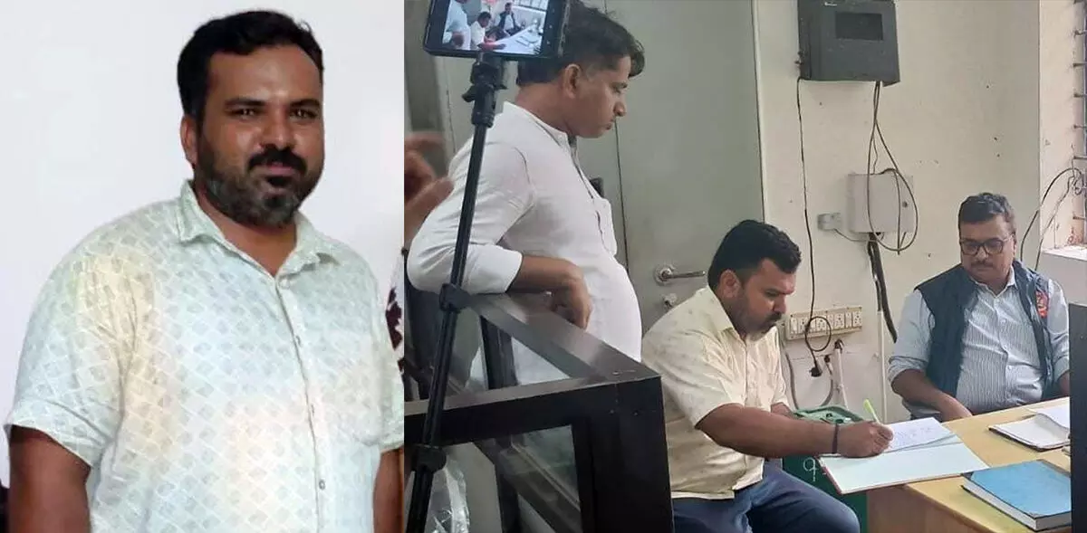 ಕುಂದಾಪುರ | ಹೋಂಸ್ಟೇ ವಿಚಾರದಲ್ಲಿ ಲಂಚ ಸ್ವೀಕಾರ ಆರೋಪ; V A ಹರೀಶ್ ಲೋಕಾಯುಕ್ತ ಬಲೆಗೆ ಕುಂದಾಪುರ | ಹೋಂಸ್ಟೇ ವಿಚಾರದಲ್ಲಿ ಲಂಚ ಸ್ವೀಕಾರ ಆರೋಪ; V A ಹರೀಶ್ ಲೋಕಾಯುಕ್ತ ಬಲೆಗೆ