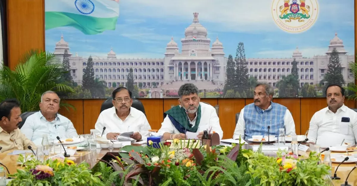 ಎಸ್ಸಿ, ಎಸ್ಟಿ ಮೀಸಲಾತಿ ಹೆಚ್ಚಳ ರದ್ದು ವಿಚಾರ: ಸುಪ್ರೀಂ ಕೋರ್ಟಿಗೆ ಮೇಲ್ಮನವಿ ಸಲ್ಲಿಕೆಗೆ ಸಂಪುಟ ತೀರ್ಮಾನ ಎಸ್ಸಿ, ಎಸ್ಟಿ ಮೀಸಲಾತಿ ಹೆಚ್ಚಳ ರದ್ದು ವಿಚಾರ: ಸುಪ್ರೀಂ ಕೋರ್ಟಿಗೆ ಮೇಲ್ಮನವಿ ಸಲ್ಲಿಕೆಗೆ ಸಂಪುಟ ತೀರ್ಮಾನ