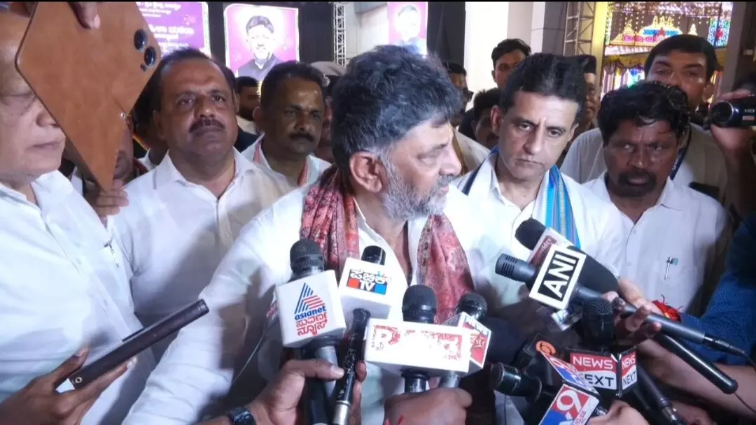ಕಾನೂನು ಕೈಗೆ ತೆಗೆದುಕೊಳ್ಳಬೇಡಿ; ಕಬ್ಬು ಬೆಳೆಗಾರರಿಗೆ ಸಿಎಂ ಮನವಿ ಕಾನೂನು ಕೈಗೆ ತೆಗೆದುಕೊಳ್ಳಬೇಡಿ; ಕಬ್ಬು ಬೆಳೆಗಾರರಿಗೆ ಸಿಎಂ ಮನವಿ