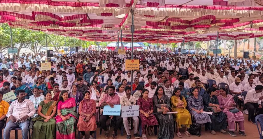 ವಿಬಿ ಜಿ-ರಾಮ್ ಜಿ ಯೋಜನೆಯಡಿ ‘ನರೇಗಾ’ ಸಿಬ್ಬಂದಿ ಮುಂದುವರಿಕೆಗೆ ಆದೇಶ ಹೊರಡಿಸಲು ಆಗ್ರಹಿಸಿ ಧರಣಿ ವಿಬಿ ಜಿ-ರಾಮ್ ಜಿ ಯೋಜನೆಯಡಿ ‘ನರೇಗಾ’ ಸಿಬ್ಬಂದಿ ಮುಂದುವರಿಕೆಗೆ ಆದೇಶ ಹೊರಡಿಸಲು ಆಗ್ರಹಿಸಿ ಧರಣಿ