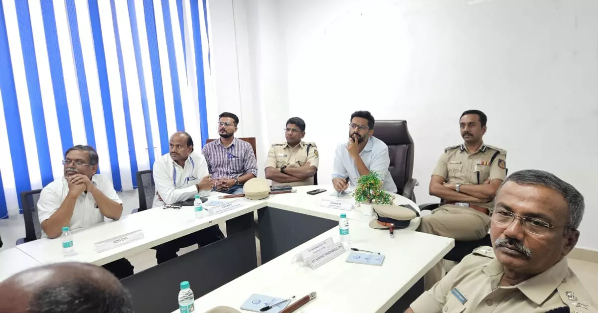 ಕಲಬುರಗಿ ವಿಮಾನ ನಿಲ್ದಾಣದಲ್ಲಿ ಅಪಹರಣ ವಿರೋಧಿ ಅಣಕು ಪ್ರದರ್ಶನ ಕಲಬುರಗಿ ವಿಮಾನ ನಿಲ್ದಾಣದಲ್ಲಿ ಅಪಹರಣ ವಿರೋಧಿ ಅಣಕು ಪ್ರದರ್ಶನ