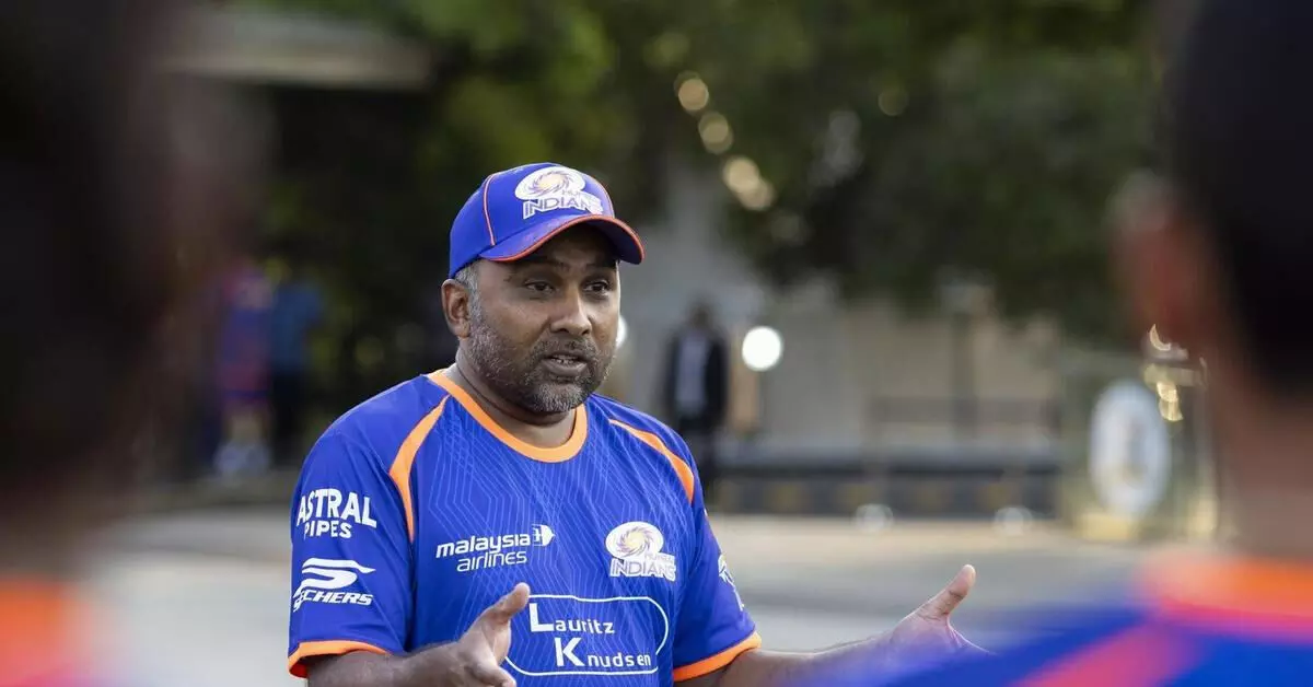 ಮುಂಬೈ ಇಂಡಿಯನ್ಸ್ ನಂಟು ಕಡಿದುಕೊಂಡ ಮಹೇಲ ಜಯವರ್ಧನೆ ಮುಂಬೈ ಇಂಡಿಯನ್ಸ್ ನಂಟು ಕಡಿದುಕೊಂಡ ಮಹೇಲ ಜಯವರ್ಧನೆ