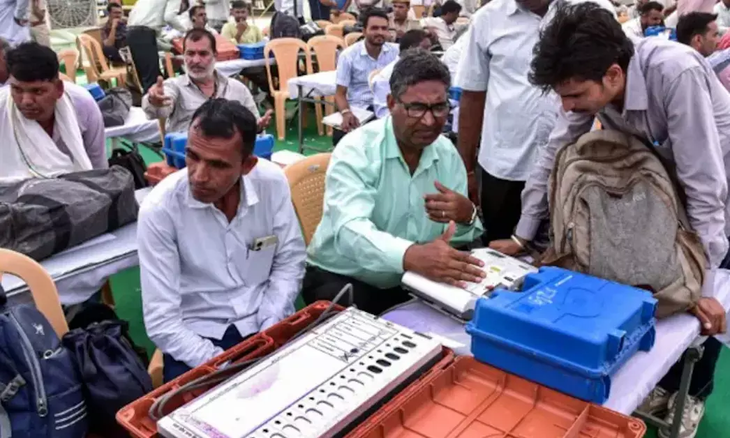 SIR ಪ್ರಕ್ರಿಯೆಯಲ್ಲಿ ಹೆಸರು ಕೈಬಿಡಲಾದ ಮತದಾರರು ಮತ್ತೆ ಅರ್ಜಿ ಸಲ್ಲಿಸಲು ‘ಫಾರ್ಮ್ 6’ಕ್ಕೆ ತಿದ್ದುಪಡಿಗೆ ಮಹಾರಾಷ್ಟ್ರ ಮನವಿ