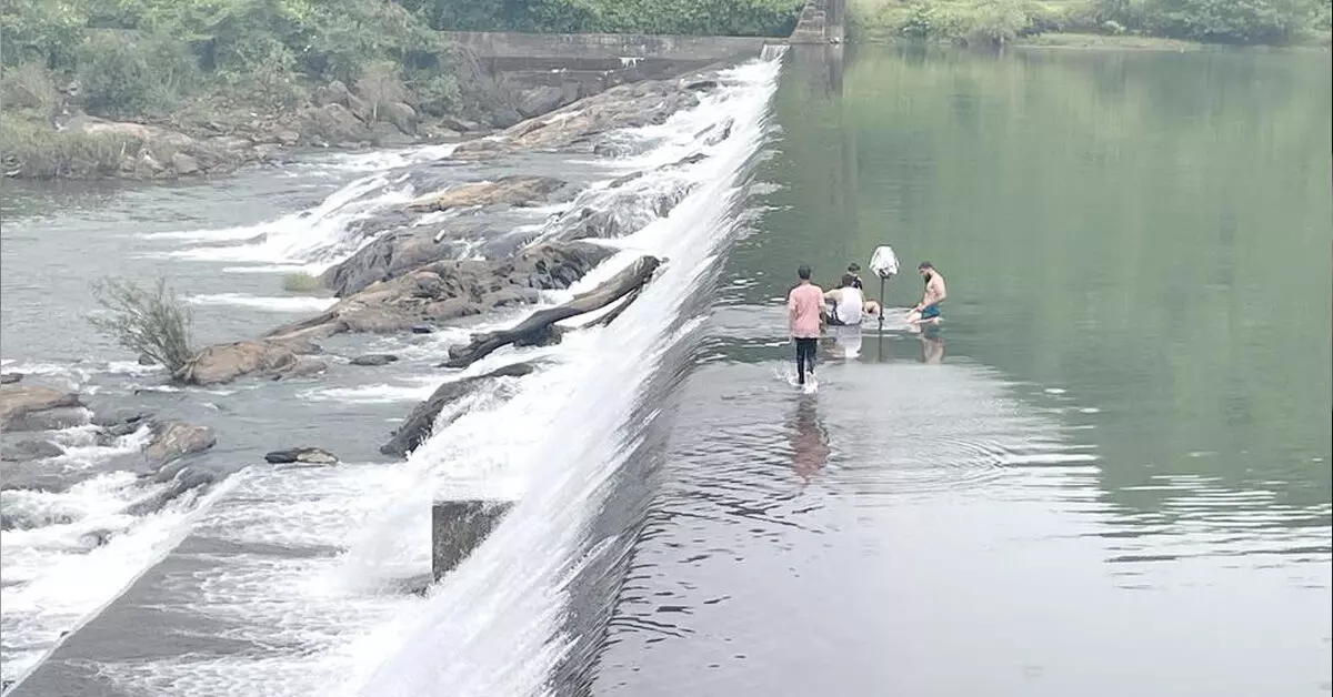 ಮಳೆ ಕೊರತೆ: ಕಡವಿನಕಟ್ಟೆ ಜಲಾಶಯದ ಒಳಹರಿವು ಇಳಿಮುಖ ಮಳೆ ಕೊರತೆ: ಕಡವಿನಕಟ್ಟೆ ಜಲಾಶಯದ ಒಳಹರಿವು ಇಳಿಮುಖ