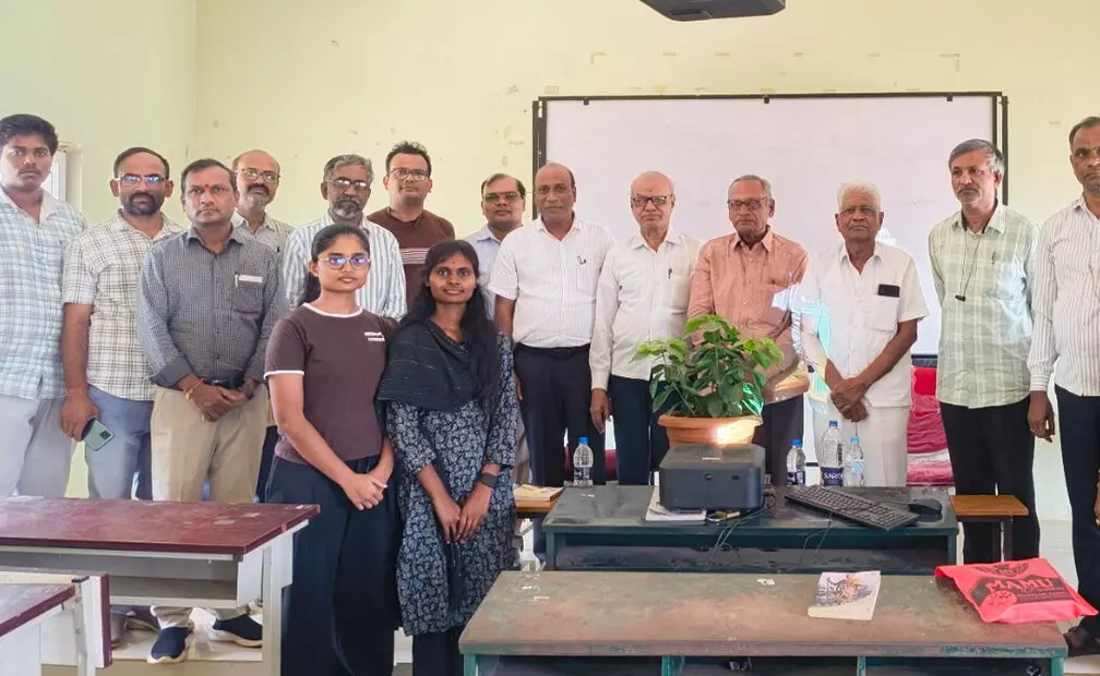 ಬೀದರ್| ಪರಿಸರ ಪ್ರಜ್ಞೆ ಈ ಕಾಲದ ಅಗತ್ಯ : ಪ್ರೊ. ಸಿ. ಬಿ. ಪರತಾಪುರೆ ಬೀದರ್| ಪರಿಸರ ಪ್ರಜ್ಞೆ ಈ ಕಾಲದ ಅಗತ್ಯ : ಪ್ರೊ. ಸಿ. ಬಿ. ಪರತಾಪುರೆ