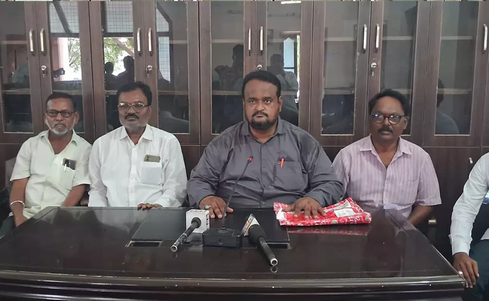 ಶಿಕ್ಷಕರ ಸಮಸ್ಯೆ ಪರಿಹಾರಕ್ಕೆ ಶರಣಪ್ಪ ಮಟ್ಟೂರುಗೆ ಮತ ನೀಡಿ: ಸೈಯದ್ ಸಿರಾಜ್ ಶಿಕ್ಷಕರ ಸಮಸ್ಯೆ ಪರಿಹಾರಕ್ಕೆ ಶರಣಪ್ಪ ಮಟ್ಟೂರುಗೆ ಮತ ನೀಡಿ: ಸೈಯದ್ ಸಿರಾಜ್