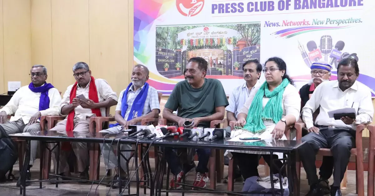 ಮಕ್ಕಳನ್ನು ಹೊಡೆಯುವ ಸರಕಾರವನ್ನು ಮತದಾನದ ಮೂಲಕವೇ ಕೆಳಗಿಳಿಸುತ್ತೇವೆ : ನಟ ಪ್ರಕಾಶ್ ರಾಜ್ ಮಕ್ಕಳನ್ನು ಹೊಡೆಯುವ ಸರಕಾರವನ್ನು ಮತದಾನದ ಮೂಲಕವೇ ಕೆಳಗಿಳಿಸುತ್ತೇವೆ : ನಟ ಪ್ರಕಾಶ್ ರಾಜ್