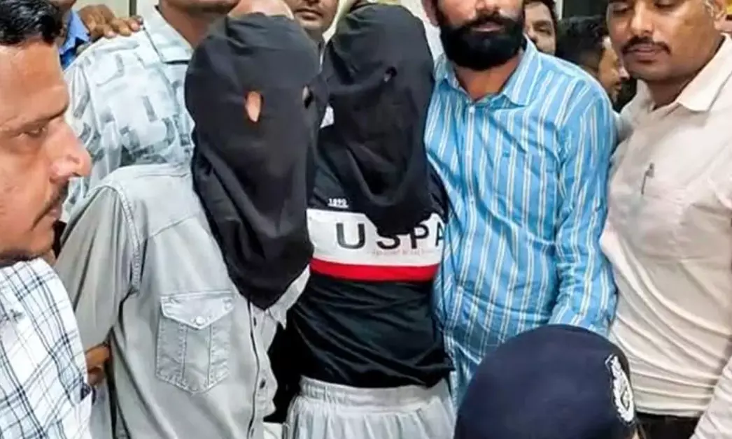 ಬಾಲಿವುಡ್‌ನ ಶೇ. 70ರಷ್ಟು ತಾರೆಯರು ಬಿಷ್ಣೋಯಿ ಗ್ಯಾಂಗ್‌ ಗೆ ಹಣ ನೀಡಿದ್ದಾರೆ; ಗ್ಯಾಂಗ್‌ನ ಪ್ರಮುಖ ರೂವಾರಿಯನ್ನು ರಕ್ಷಿಸುತ್ತಿರುವವರು ಯಾರು?: ಮಾಜಿ ಪೊಲೀಸ್ ಅಧಿಕಾರಿ ಪ್ರಶ್ನೆ