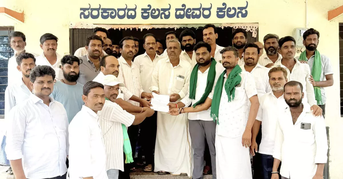 ಹುಣಸಗಿ | ನ. 25ರವರೆಗೆ ಕಾಲುವೆಗಳಿಗೆ ನಿರಂತರ ನೀರು ಹರಿಸಲು ರೈತರ ಆಗ್ರಹ ಹುಣಸಗಿ | ನ. 25ರವರೆಗೆ ಕಾಲುವೆಗಳಿಗೆ ನಿರಂತರ ನೀರು ಹರಿಸಲು ರೈತರ ಆಗ್ರಹ