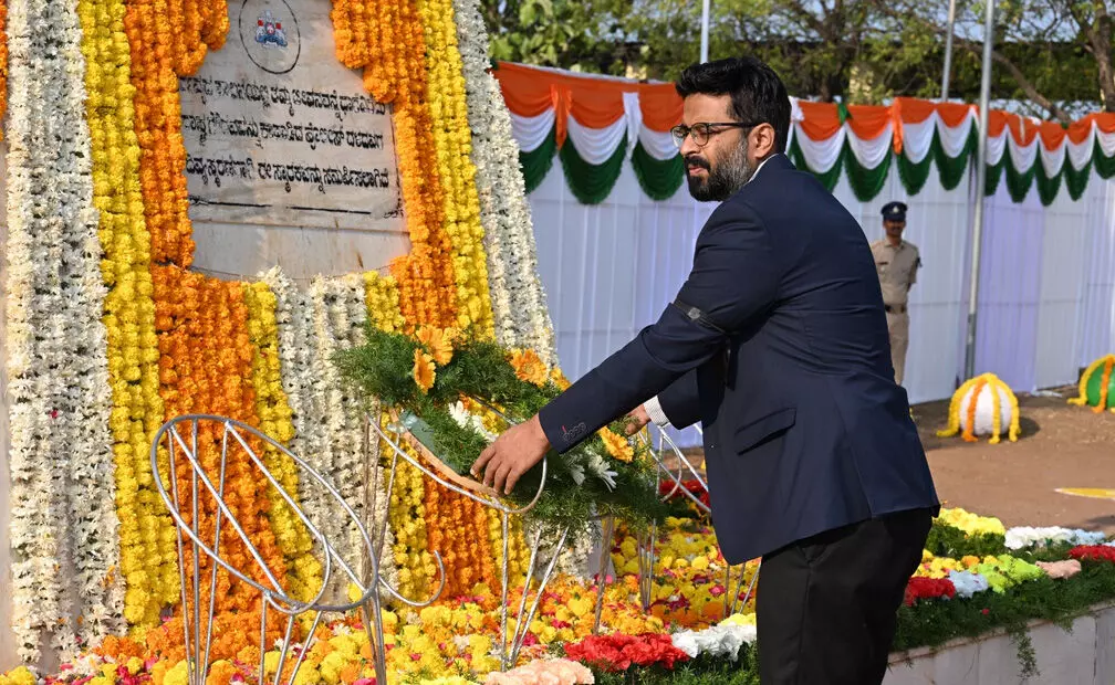 ದೇಶದ ರಕ್ಷಣೆಗಾಗಿ ಹುತಾತ್ಮರಾದ ಪೊಲೀಸರ ತ್ಯಾಗ ಸದಾ ಸ್ಮರಣೀಯ: ಇಕ್ರಮ್ ಶರೀಫ್ ದೇಶದ ರಕ್ಷಣೆಗಾಗಿ ಹುತಾತ್ಮರಾದ ಪೊಲೀಸರ ತ್ಯಾಗ ಸದಾ ಸ್ಮರಣೀಯ: ಇಕ್ರಮ್ ಶರೀಫ್