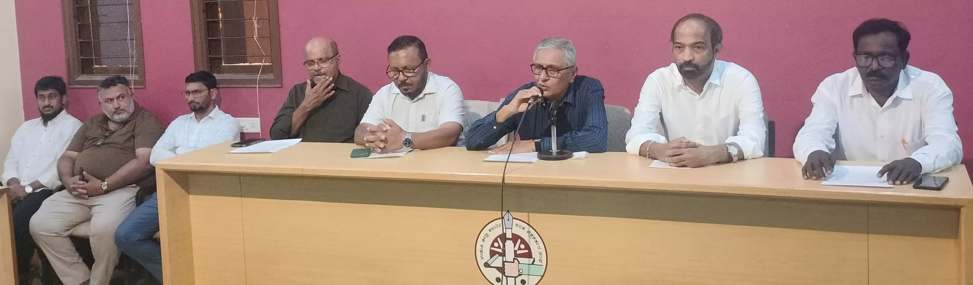 ‘ಪ್ರತಿ ಊರು ಜಂತರ್ಮಂತರ್...ಪ್ರತಿ ಗಲ್ಲಿಯೂ ಜಂತರ್ಮಂತರ್ ...’ ‘ಪ್ರತಿ ಊರು ಜಂತರ್ಮಂತರ್...ಪ್ರತಿ ಗಲ್ಲಿಯೂ ಜಂತರ್ಮಂತರ್ ...’