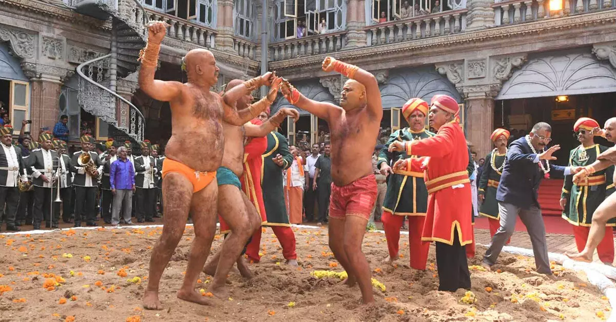 ದಸರಾ ಇತಿಹಾಸದಲ್ಲೇ ಮೊದಲ ಬಾರಿಗೆ ರದ್ದಾದ ವಜ್ರಮುಷ್ಟಿ ಕಾಳಗ ದಸರಾ ಇತಿಹಾಸದಲ್ಲೇ ಮೊದಲ ಬಾರಿಗೆ ರದ್ದಾದ ವಜ್ರಮುಷ್ಟಿ ಕಾಳಗ