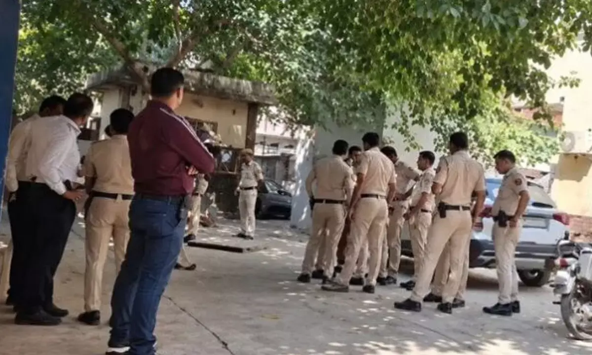 Delhi | ಶಾಲೆಯಲ್ಲಿ 12ನೇ ತರಗತಿ ವಿದ್ಯಾರ್ಥಿನಿಯ ಸುಟ್ಟ ಮೃತದೇಹ ಪತ್ತೆ