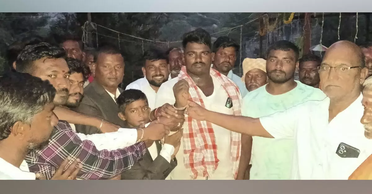 ಸುರಪುರ | ಭಾರ ಎತ್ತುವ ಸ್ಪರ್ಧೆ ಮೂಲಕ ದಸರಾ ಹಬ್ಬ ಆಚರಣೆ ಸುರಪುರ | ಭಾರ ಎತ್ತುವ ಸ್ಪರ್ಧೆ ಮೂಲಕ ದಸರಾ ಹಬ್ಬ ಆಚರಣೆ