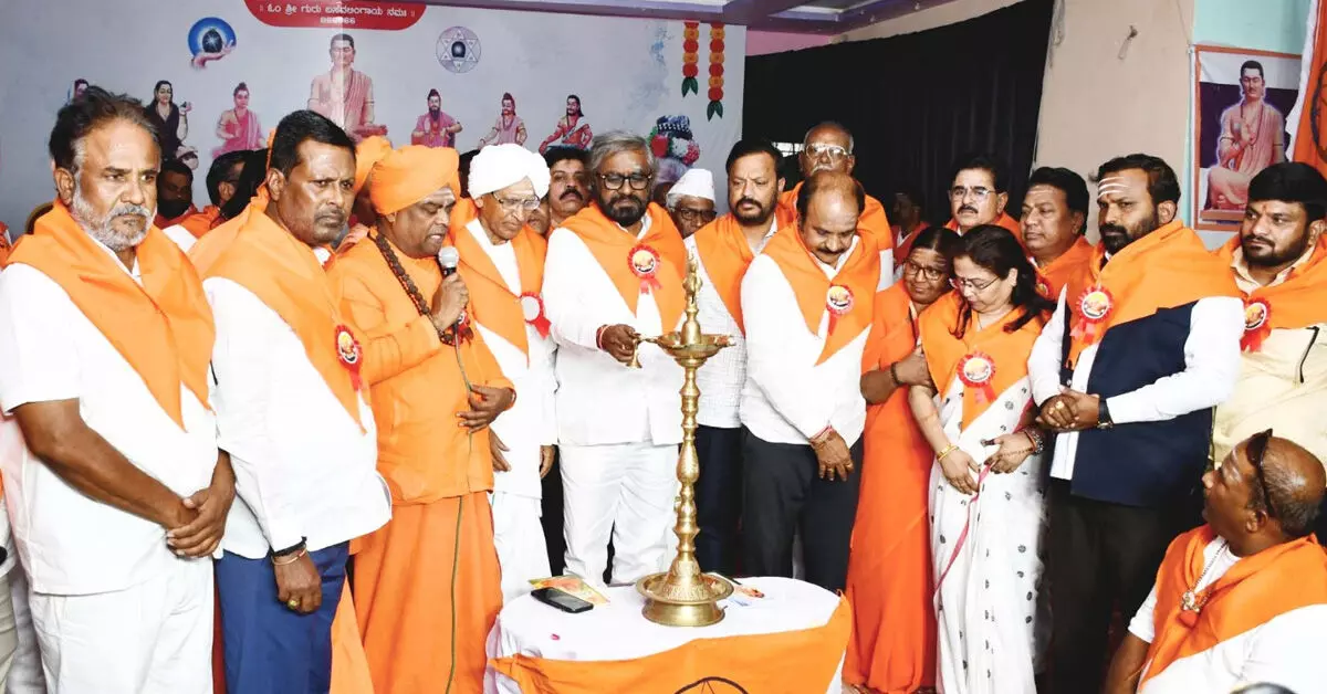 ಬಸವಣ್ಣ ಮನುಕುಲದ ಸೂರ್ಯ : ಸಚಿವ ಈಶ್ವರ್ ಖಂಡ್ರೆ ಬಸವಣ್ಣ ಮನುಕುಲದ ಸೂರ್ಯ : ಸಚಿವ ಈಶ್ವರ್ ಖಂಡ್ರೆ
