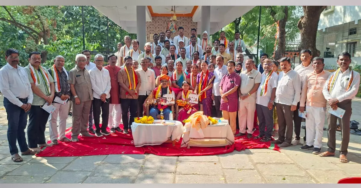 Kalaburagi | ಜಿಲ್ಲಾ ಕನ್ನಡ ಸಾಹಿತ್ಯ ಸಮ್ಮೇಳನದ ಸರ್ವಾಧ್ಯಕ್ಷ ಡಾ.ನಾಗೇಂದ್ರ ಮಸೂತಿ ಅವರಿಗೆ ಅಧಿಕೃತ ಆಹ್ವಾನ Kalaburagi | ಜಿಲ್ಲಾ ಕನ್ನಡ ಸಾಹಿತ್ಯ ಸಮ್ಮೇಳನದ ಸರ್ವಾಧ್ಯಕ್ಷ ಡಾ.ನಾಗೇಂದ್ರ ಮಸೂತಿ ಅವರಿಗೆ ಅಧಿಕೃತ ಆಹ್ವಾನ