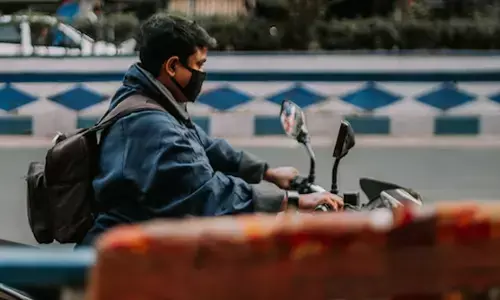 Gujarat | ಫೋನ್, ಜೀನ್ಸ್, ಟೂತ್‌ಪೇಸ್ಟ್ ಬಿಡಲಿಲ್ಲ!; 4 ಲಕ್ಷ ರೂ. ಮೀರಿದ ಮೌಲ್ಯದ ಪಾರ್ಸೆಲ್ ಕದ್ದ ಡೆಲಿವರಿ ಏಜೆಂಟ್