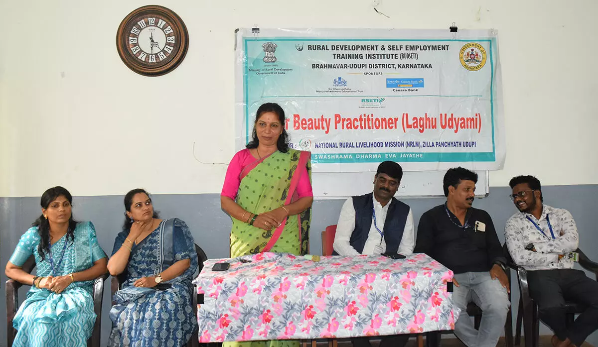 ಸ್ವಾವಲಂಬಿ ಬದುಕಿನತ್ತ ಹೆಜ್ಜೆ: ಪ್ರೇಮ ಮಂಜುನಾಥ ಸ್ವಾವಲಂಬಿ ಬದುಕಿನತ್ತ ಹೆಜ್ಜೆ: ಪ್ರೇಮ ಮಂಜುನಾಥ