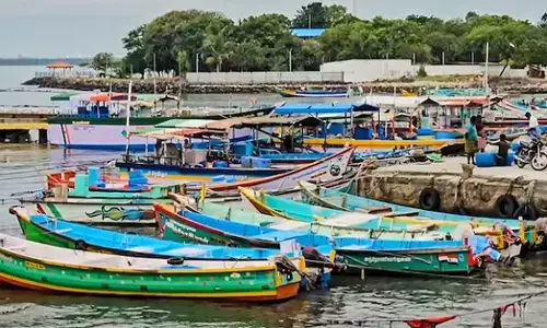 ಬಂಗಾಳ ಕೊಲ್ಲಿಯಲ್ಲಿ ‘ಅರ್ನಬ್’ ಚಂಡಮಾರುತದ ತೀವ್ರತೆ ಹೆಚ್ಚಳ| ಆಂಧ್ರಪ್ರದೇಶ, ಒಡಿಶಾದಲ್ಲಿ ಮುನ್ನೆಚ್ಚರಿಕೆ; 53 ರೈಲುಗಳ ಸಂಚಾರ ರದ್ದು