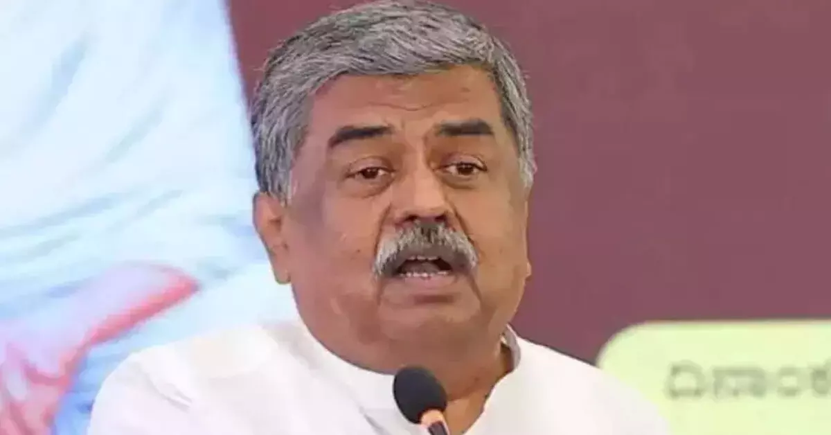 ‘ಎಸ್ಐಆರ್’ 1 ಕೋಟಿ ಮತದಾರರನ್ನು ಕಿತ್ತು ಹಾಕಿದ್ದು ಹೇಗೇ? : ಬಿ.ಕೆ.ಹರಿಪ್ರಸಾದ್ ಪ್ರಶ್ನೆ ‘ಎಸ್ಐಆರ್’ 1 ಕೋಟಿ ಮತದಾರರನ್ನು ಕಿತ್ತು ಹಾಕಿದ್ದು ಹೇಗೇ? : ಬಿ.ಕೆ.ಹರಿಪ್ರಸಾದ್ ಪ್ರಶ್ನೆ