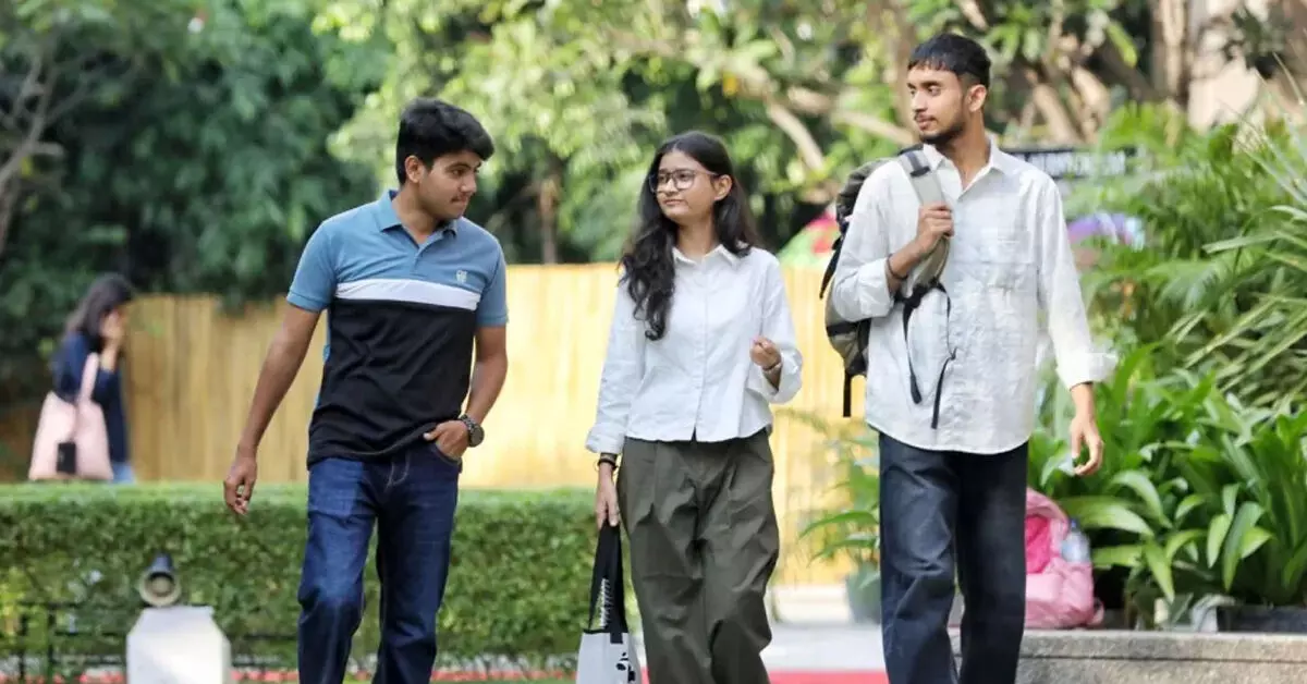 ದೆಹಲಿ ವಿಶ್ವವಿದ್ಯಾಲಯದ ಮೊದಲ NEP ಬ್ಯಾಚ್ ಭವಿಷ್ಯ ಅನಿಶ್ಚಿತತೆಯಲ್ಲಿ; ಮುಂದೇನು ಎಂಬ ಆತಂಕದಲ್ಲಿ ಹೈಕೋರ್ಟ್ ಮೆಟ್ಟಿಲೇರಿದ ವಿದ್ಯಾರ್ಥಿಗಳು ದೆಹಲಿ ವಿಶ್ವವಿದ್ಯಾಲಯದ ಮೊದಲ NEP ಬ್ಯಾಚ್ ಭವಿಷ್ಯ ಅನಿಶ್ಚಿತತೆಯಲ್ಲಿ; ಮುಂದೇನು ಎಂಬ ಆತಂಕದಲ್ಲಿ ಹೈಕೋರ್ಟ್ ಮೆಟ್ಟಿಲೇರಿದ ವಿದ್ಯಾರ್ಥಿಗಳು