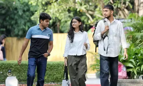 ದೆಹಲಿ ವಿಶ್ವವಿದ್ಯಾಲಯದ ಮೊದಲ NEP ಬ್ಯಾಚ್ ಭವಿಷ್ಯ ಅನಿಶ್ಚಿತತೆಯಲ್ಲಿ; ಮುಂದೇನು ಎಂಬ ಆತಂಕದಲ್ಲಿ ಹೈಕೋರ್ಟ್ ಮೆಟ್ಟಿಲೇರಿದ ವಿದ್ಯಾರ್ಥಿಗಳು