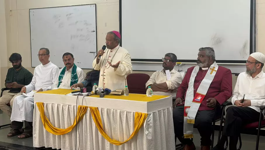 ಮತಾಂತರ ನಿಷೇಧ ಕಾಯ್ದೆ ರದ್ದು, 2ಬಿ ಮೀಸಲಾತಿ ಮರುಸ್ಥಾಪನೆ, ಕಾಂಗ್ರೆಸ್ ಪ್ರಣಾಳಿಕೆ ಭರವಸೆ ಈಡೇರಿಸಲು ಆಗ್ರಹ: ನ.9ಕ್ಕೆ ಫ್ರೀಡಂ ಪಾರ್ಕಿನಲ್ಲಿ ಬೃಹತ್ ಹಕ್ಕೊತ್ತಾಯ ಸಮಾವೇಶ ಮತಾಂತರ ನಿಷೇಧ ಕಾಯ್ದೆ ರದ್ದು, 2ಬಿ ಮೀಸಲಾತಿ ಮರುಸ್ಥಾಪನೆ, ಕಾಂಗ್ರೆಸ್ ಪ್ರಣಾಳಿಕೆ ಭರವಸೆ ಈಡೇರಿಸಲು ಆಗ್ರಹ: ನ.9ಕ್ಕೆ ಫ್ರೀಡಂ ಪಾರ್ಕಿನಲ್ಲಿ ಬೃಹತ್ ಹಕ್ಕೊತ್ತಾಯ ಸಮಾವೇಶ