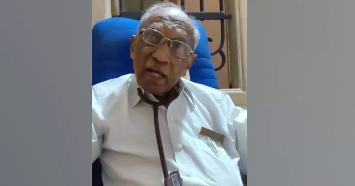 ಅತ್ಯಲ್ಪ ಶುಲ್ಕದಲ್ಲಿ ವೈದ್ಯಕೀಯ ಸೇವೆ; ದಾವಣಗೆರೆಯ ಹಿರಿಯ ವೈದ್ಯ ಡಾ.ಎಸ್.ಎಂ.ಎಲಿ ಅವರಿಗೆ ʼರಾಜ್ಯೋತ್ಸವ ಪ್ರಶಸ್ತಿʼ ಅತ್ಯಲ್ಪ ಶುಲ್ಕದಲ್ಲಿ ವೈದ್ಯಕೀಯ ಸೇವೆ; ದಾವಣಗೆರೆಯ ಹಿರಿಯ ವೈದ್ಯ ಡಾ.ಎಸ್.ಎಂ.ಎಲಿ ಅವರಿಗೆ ʼರಾಜ್ಯೋತ್ಸವ ಪ್ರಶಸ್ತಿʼ