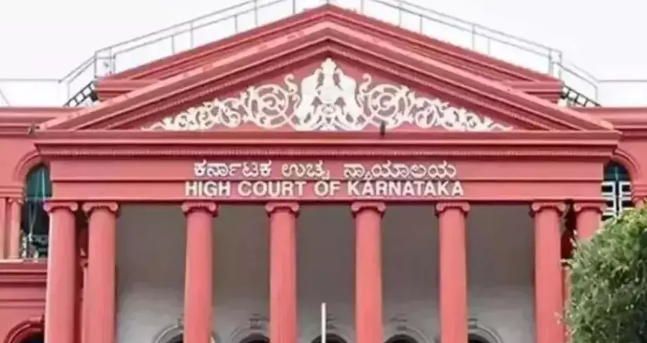 ಔಷಧ, ವೈದ್ಯಕೀಯ ಉಪಕರಣಗಳ ಮೂಲ ದರ ಪ್ರಕಟಣೆ ಸುತ್ತೋಲೆ ಜಾರಿಗೆ ಒತ್ತಾಯಿಸುವುದಿಲ್ಲ; ಹೈಕೋರ್ಟ್ಗೆ ಸರ್ಕಾರದ ಭರವಸೆ ಔಷಧ, ವೈದ್ಯಕೀಯ ಉಪಕರಣಗಳ ಮೂಲ ದರ ಪ್ರಕಟಣೆ ಸುತ್ತೋಲೆ ಜಾರಿಗೆ ಒತ್ತಾಯಿಸುವುದಿಲ್ಲ; ಹೈಕೋರ್ಟ್ಗೆ ಸರ್ಕಾರದ ಭರವಸೆ