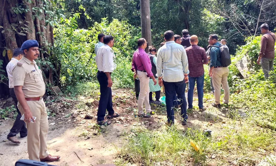 ಸೌಜನ್ಯಾ ಅತ್ಯಾಚಾರ-ಹತ್ಯೆ ಪ್ರಕರಣ: ಮೃತದೇಹ ಪತ್ತೆಯಾಗಿದ್ದ ಸ್ಥಳಕ್ಕೆ ಎಸ್ಐಟಿ ಭೇಟಿ, ಮಹಜರು