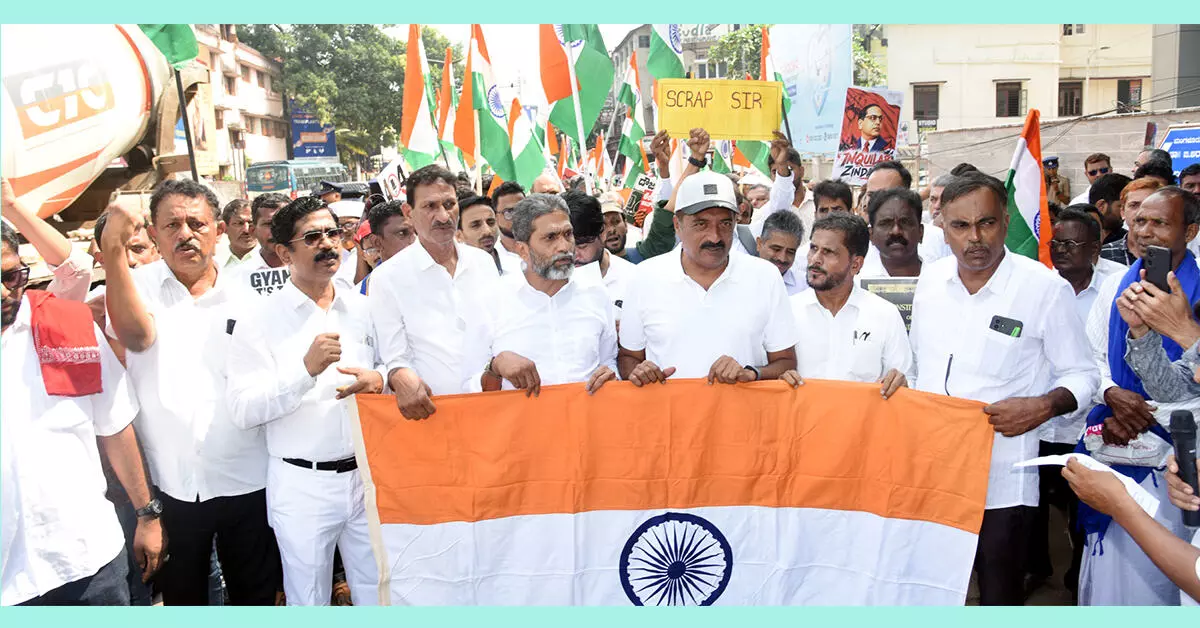 ಬಿಜೆಪಿ ಸರಕಾರವನ್ನು ಇಳಿಸಲೆಂದೇ ಹೋರಾಟ: ಪ್ರಕಾಶ್ ರಾಜ್ ಬಿಜೆಪಿ ಸರಕಾರವನ್ನು ಇಳಿಸಲೆಂದೇ ಹೋರಾಟ: ಪ್ರಕಾಶ್ ರಾಜ್