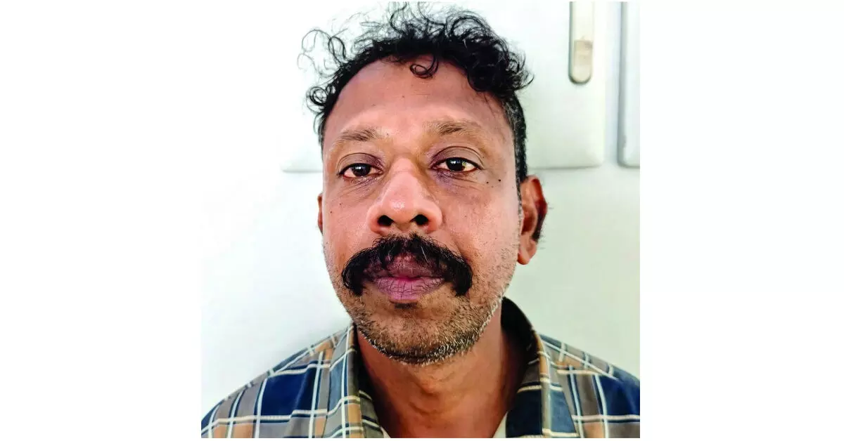 ಕಾಸರಗೋಡು | ನಕಲಿ ಚಿನ್ನಾಭರಣ ಅಡವಿಟ್ಟು ಸೊಸೈಟಿಗೆ ಲಕ್ಷಾಂತರ ರೂ. ವಂಚನೆ: ಆರೋಪಿಯ ಬಂಧನ ಕಾಸರಗೋಡು | ನಕಲಿ ಚಿನ್ನಾಭರಣ ಅಡವಿಟ್ಟು ಸೊಸೈಟಿಗೆ ಲಕ್ಷಾಂತರ ರೂ. ವಂಚನೆ: ಆರೋಪಿಯ ಬಂಧನ