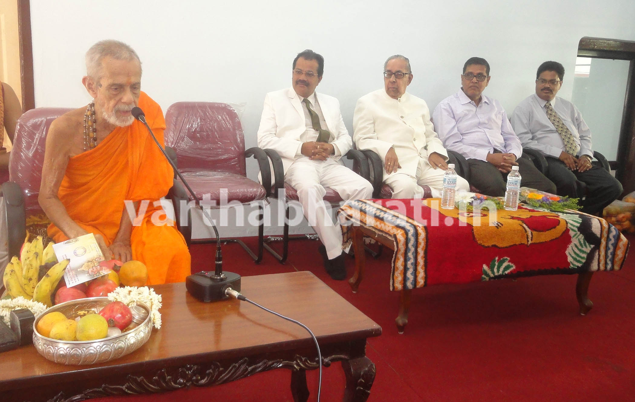 ತಪ್ಪಿತಸ್ಥರ ಪರ ವಾದಿಸದಂತೆ ವಕೀಲರಿಗೆ ಪೇಜಾವರ ಶ್ರೀ ಕರೆ