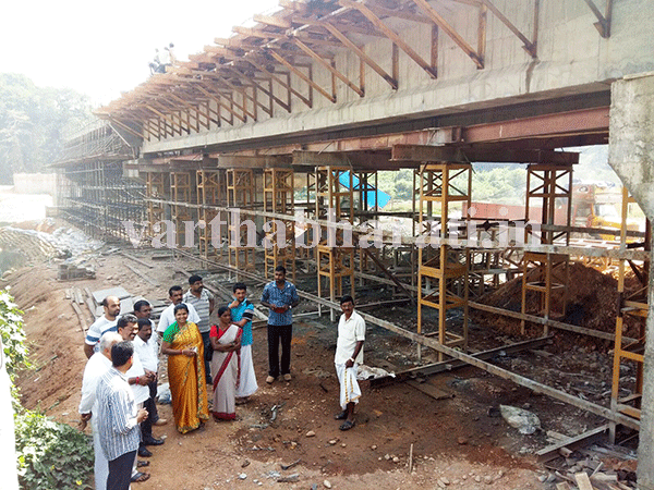 ಹೊಸ್ಮಠ ಸೇತುವೆ ಕಾಮಗಾರಿ ಪರಿಶೀಲಿಸಿದ ಶಾಸಕ ಅಂಗಾರ