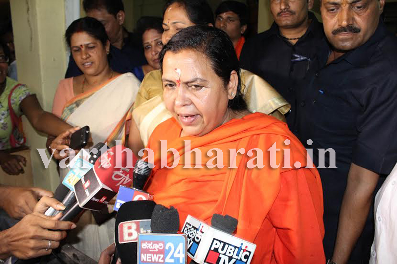 ಪರ್ಯಾಯ: ಸಚಿವೆ ಉಮಾಭಾರತಿ ಶ್ರೀಕೃಷ್ಣಮಠಕ್ಕೆ ಭೇಟಿ