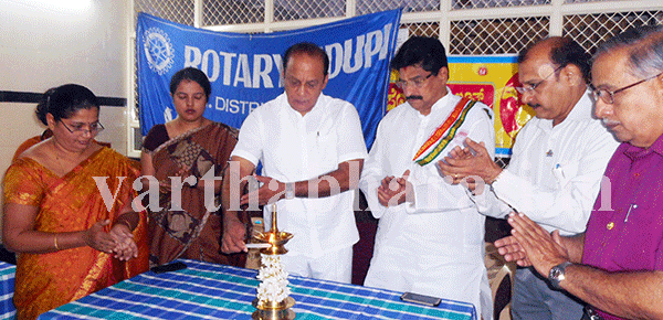 ಉಡುಪಿ: ಪಲ್ಸ್ ಪೋಲಿಯೋಗೆ ಸಚಿವ ಸೊರಕೆ ಚಾಲನೆ