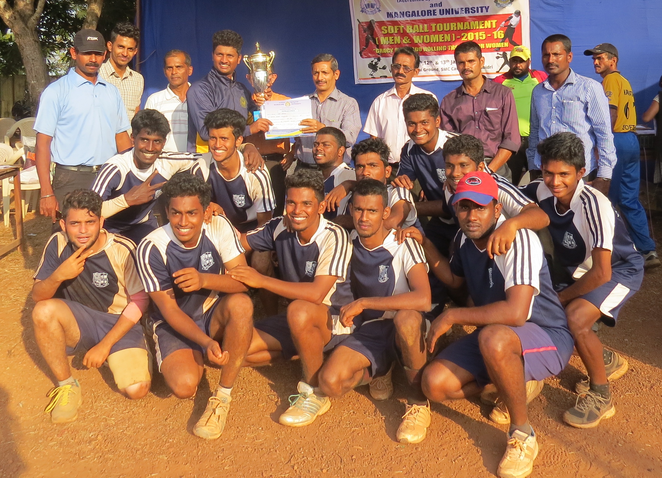 ಸಂತ ಅಲೋಶಿಯಸ್, ಆಳ್ವಾಸ್‌ಗೆ ಪ್ರಶಸ್ತಿ: ಸಾಫ್ಟ್‌ಬಾಲ್ ಪಂದ್ಯ: ಸಂತ ಅಲೋಶಿಯಸ್, ಆಳ್ವಾಸ್‌ಗೆ ಪ್ರಶಸ್ತಿ