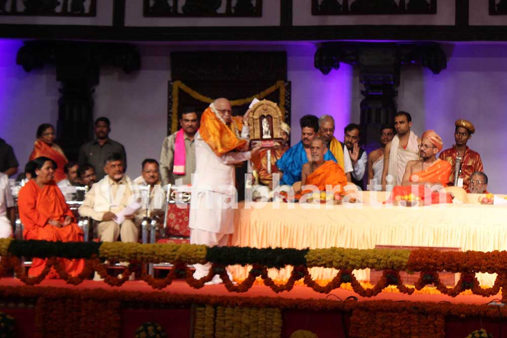 ಪೇಜಾವರ ಶ್ರೀಗಳಿಂದ ಇತಿಹಾಸದ ರಚನೆ ದಾಖಲೆಯ 5ನೇ ಬಾರಿಗೆ ಪರ್ಯಾಯ ‘ಸರ್ವಜ್ಞ’ ಪೀಠಾರೋಹಣ