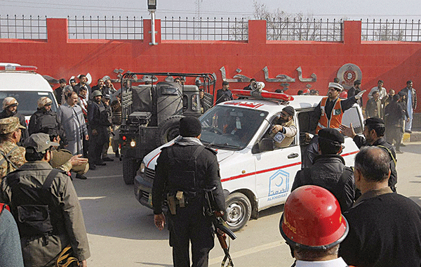 ಪಾಕ್ ವಿವಿಯಲ್ಲಿ ಭಯೋತ್ಪಾದಕರ ಅಟ್ಟಹಾಸ: ಕನಿಷ್ಠ 25 ಬಲಿ ಪಾಕ್ ವಿವಿಯಲ್ಲಿ ಭಯೋತ್ಪಾದಕರ ಅಟ್ಟಹಾಸ: ಕನಿಷ್ಠ 25 ಬಲಿ