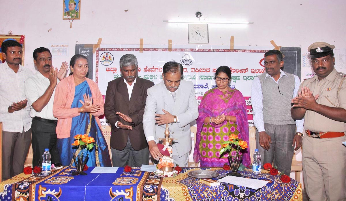 ಹೆಣ್ಣುಮಕ್ಕಳ ರಕ್ಷಣೆ ಪ್ರತಿಯೊಬ್ಬನಾಗರಿಕನ ಜವಾಬ್ದಾರಿ: ನ್ಯಾ.ತುರಮರಿ