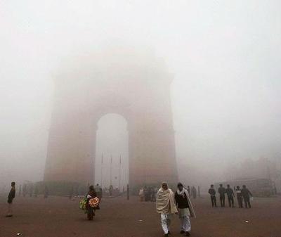 ರಾಜಧಾನಿಯಲ್ಲಿ ದಟ್ಟಮಂಜು: ಸಂಚಾರಕ್ಕೆ ಅಡ್ಡಿ