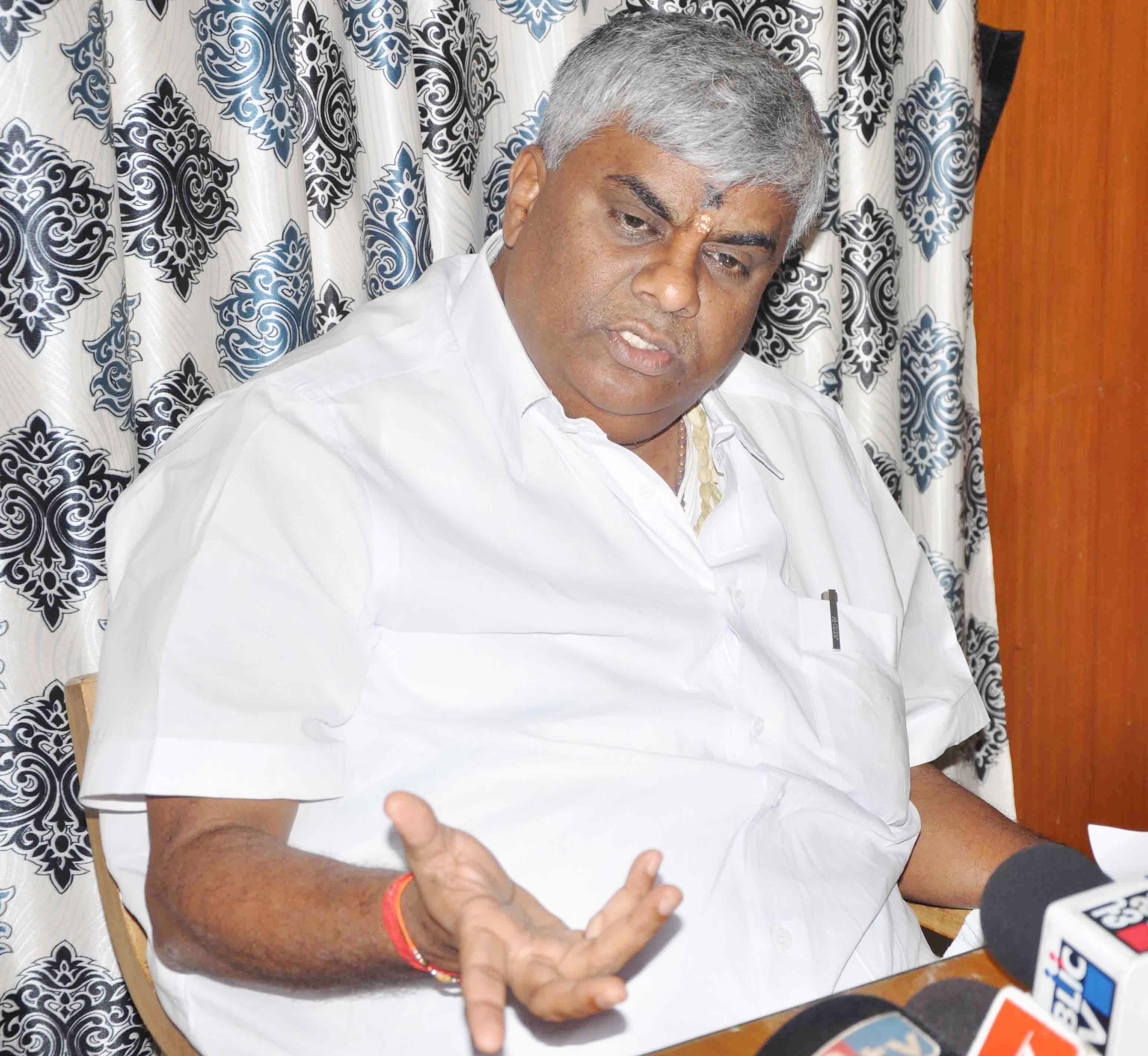 ಭ್ರಷ್ಟಾಚಾರ ತಾಣಗಾಳಾಗಿರುವ ಜಿಲ್ಲೆಯ ಸರಕಾರಿ ಕಚೆೇರಿಗಳು ಎಚ್.ಡಿ. ರೇವಣ್ಣ ಆತಂಕ